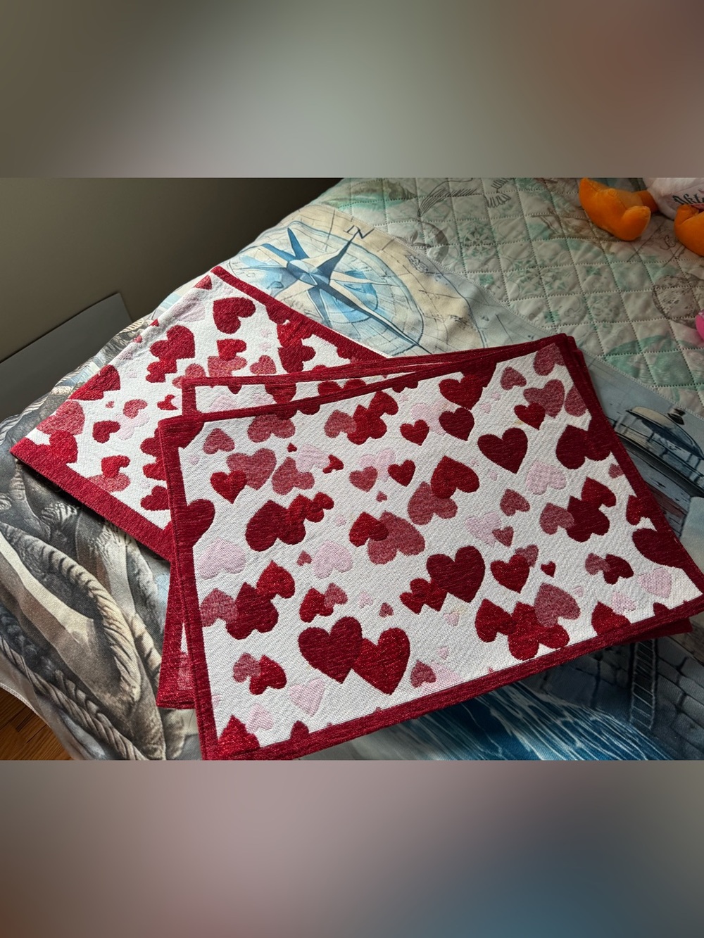 Kohl’s Set of Valentine’s Placemats & Runner